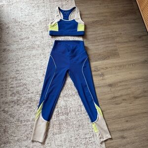 Stylish Blue and Yellow Women's Leggings Set